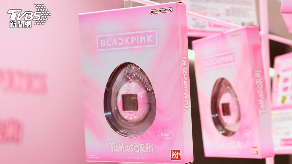 最受矚目的商品之一「Tamagotchi電子雞」。（圖／趙世平攝）