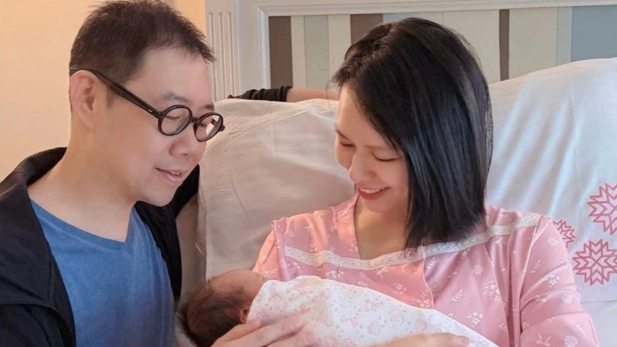 快訊／恭喜41歲夏于喬生了　「寶貝女兒」可愛牽手照曝光