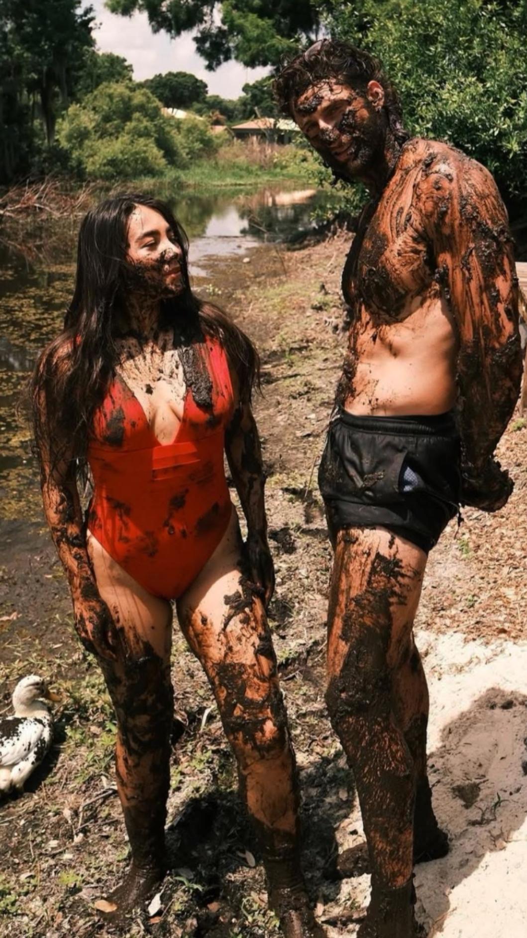 莊麗雅熱愛戶外活動,弄得全身是泥也沒在怕。(圖/翻攝自IG)
