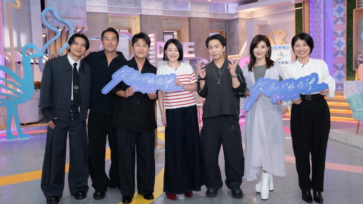小S(中)、派翠克節目邀請到姚淳耀(左起)、張孝全、黃迪揚、蘇慧倫、嚴藝文導演,暢談拍戲背後的酸甜苦辣。(圖/東森綜合台提供)