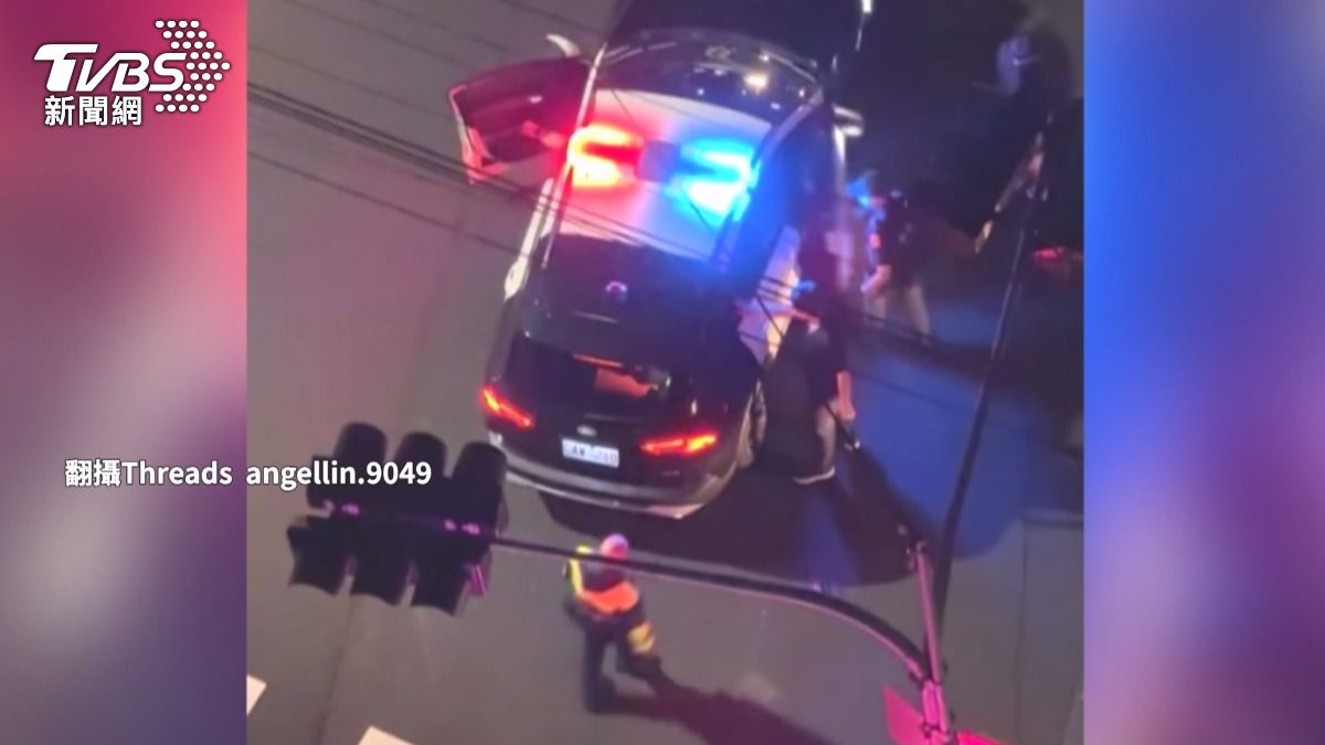 台中巷弄深夜爆混戰！男酒醉鬧事　「鄰居勸架」7人全被帶走。(圖／民眾提供)