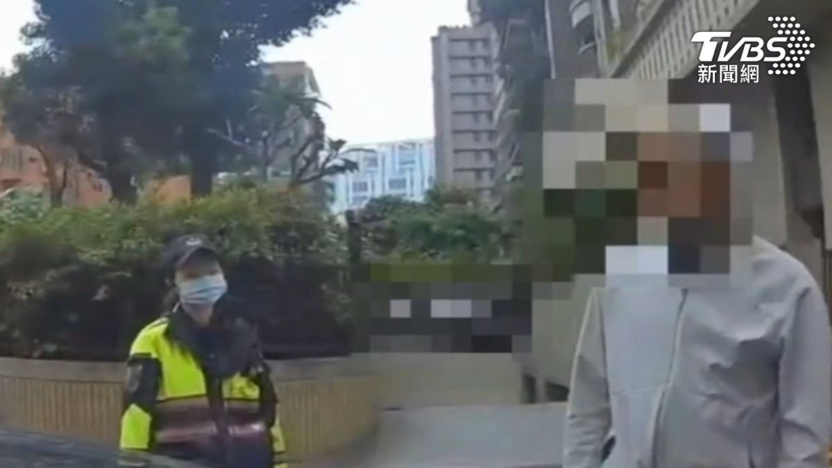 控前男友堵家門口,受害女子遠端報警逃魔掌。(圖/TVBS)