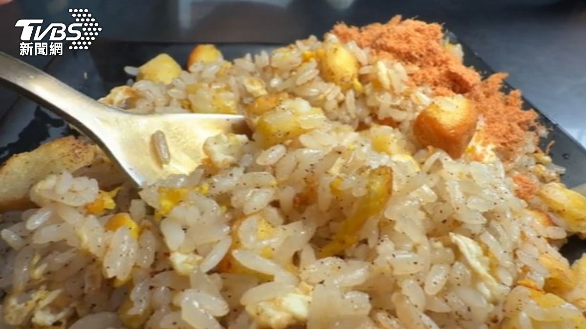 影音/萬物皆可炒!?高雄驚見「蜂蜜蛋糕、香蕉炒飯」