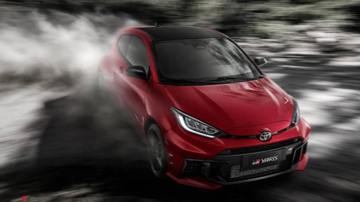 Toyota總代理和泰汽車正式宣布2027年式GR Yaris在台上市，維持6速手排與8速自排雙車型編成，建議售價分別為195萬元與199萬元。（圖／Toyota提供）
