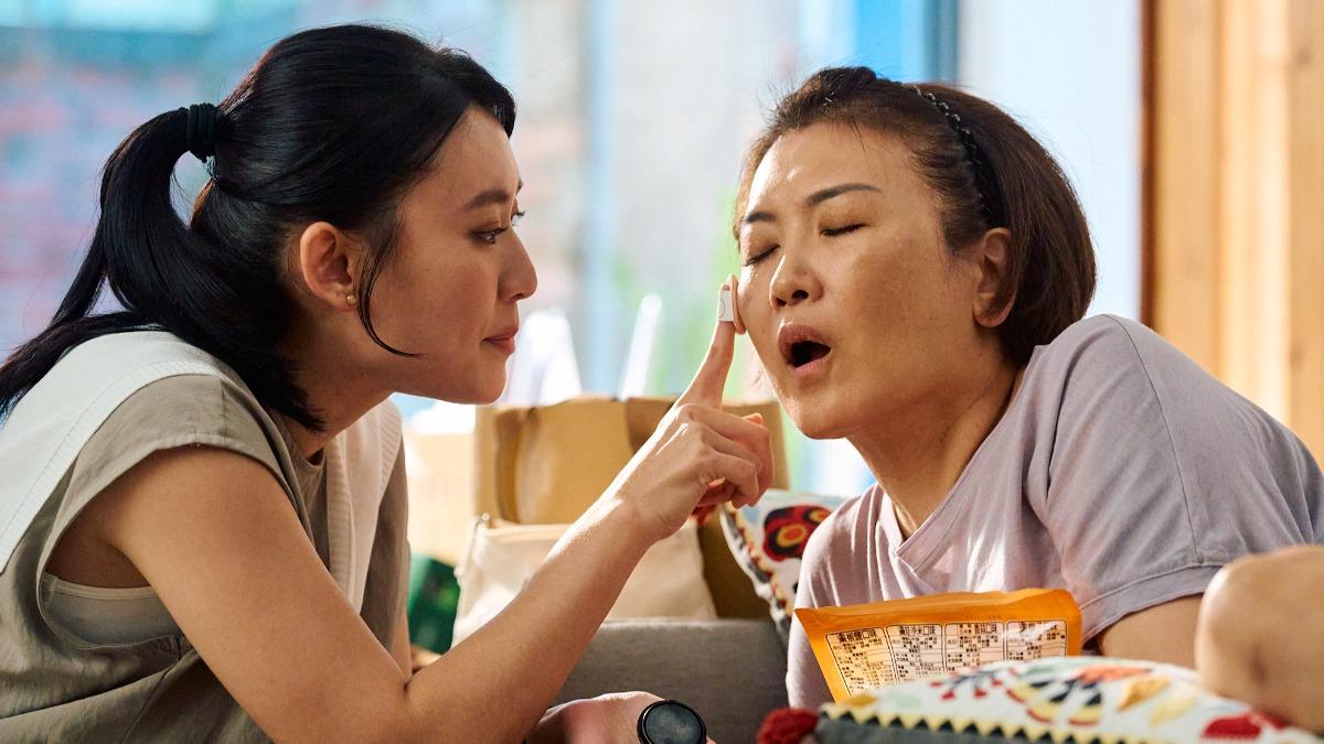 窒息感滿點！姚黛瑋化身「情勒控制狂媽」　被爆私下反差面貌