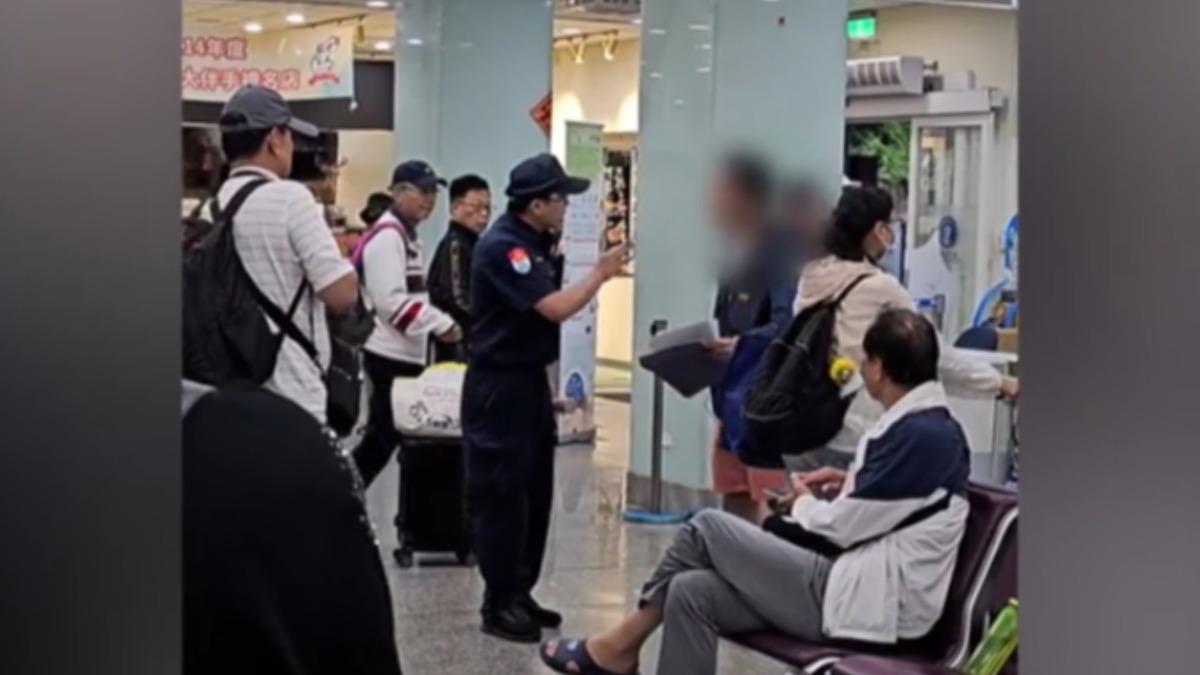 男不滿帶肉製品被罰，大鬧飆罵港警。（畫面翻攝／Threads:osloowls）