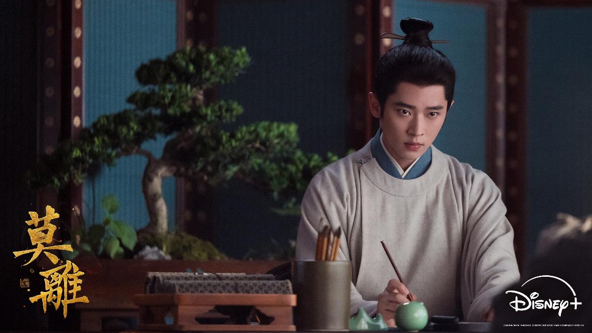 丞磊笑稱因為「坐輪椅」接演。(圖/Disney+提供)