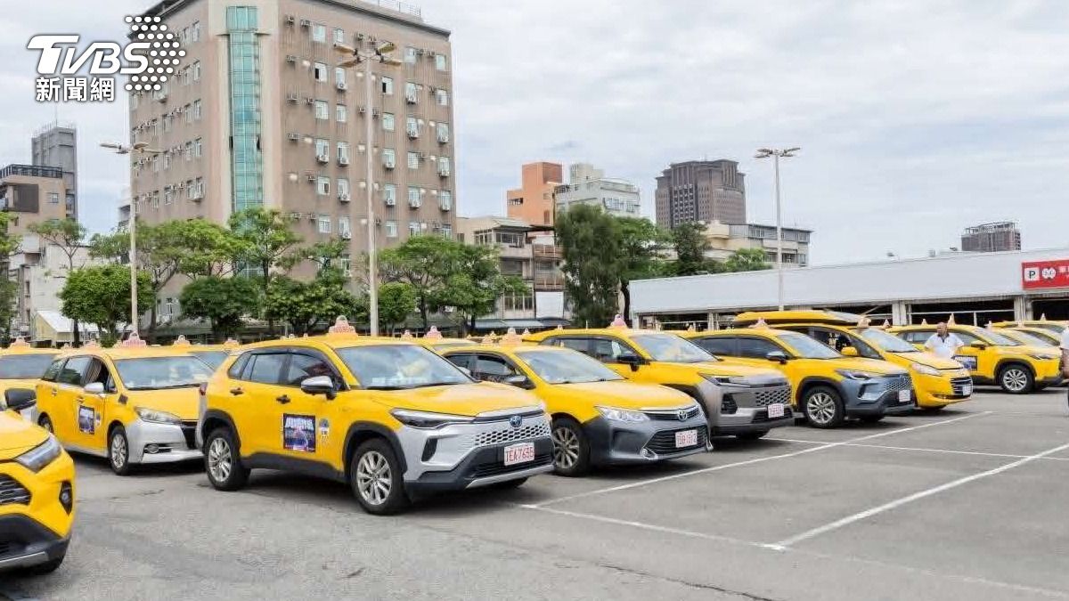 搭車也能學防詐！新竹小黃播反詐片。（圖／新竹市政府提供）