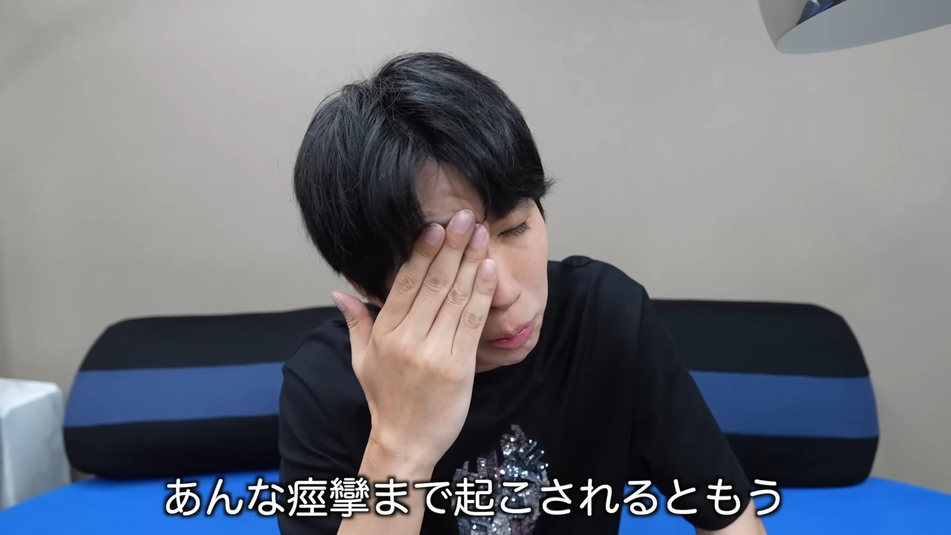聊到女兒當時的病況,Hajime社長不禁潸然落淚。(圖/翻攝自はじめしゃちょー(hajime)YouTube)