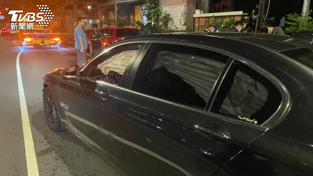 肇事車輛安全氣囊彈出。(圖/民眾提供)