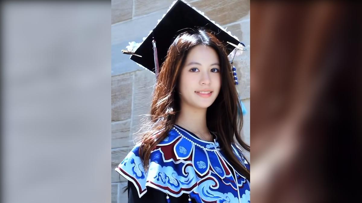 翁虹女兒穿的非遺雲肩美翻。(圖/翻攝微博)