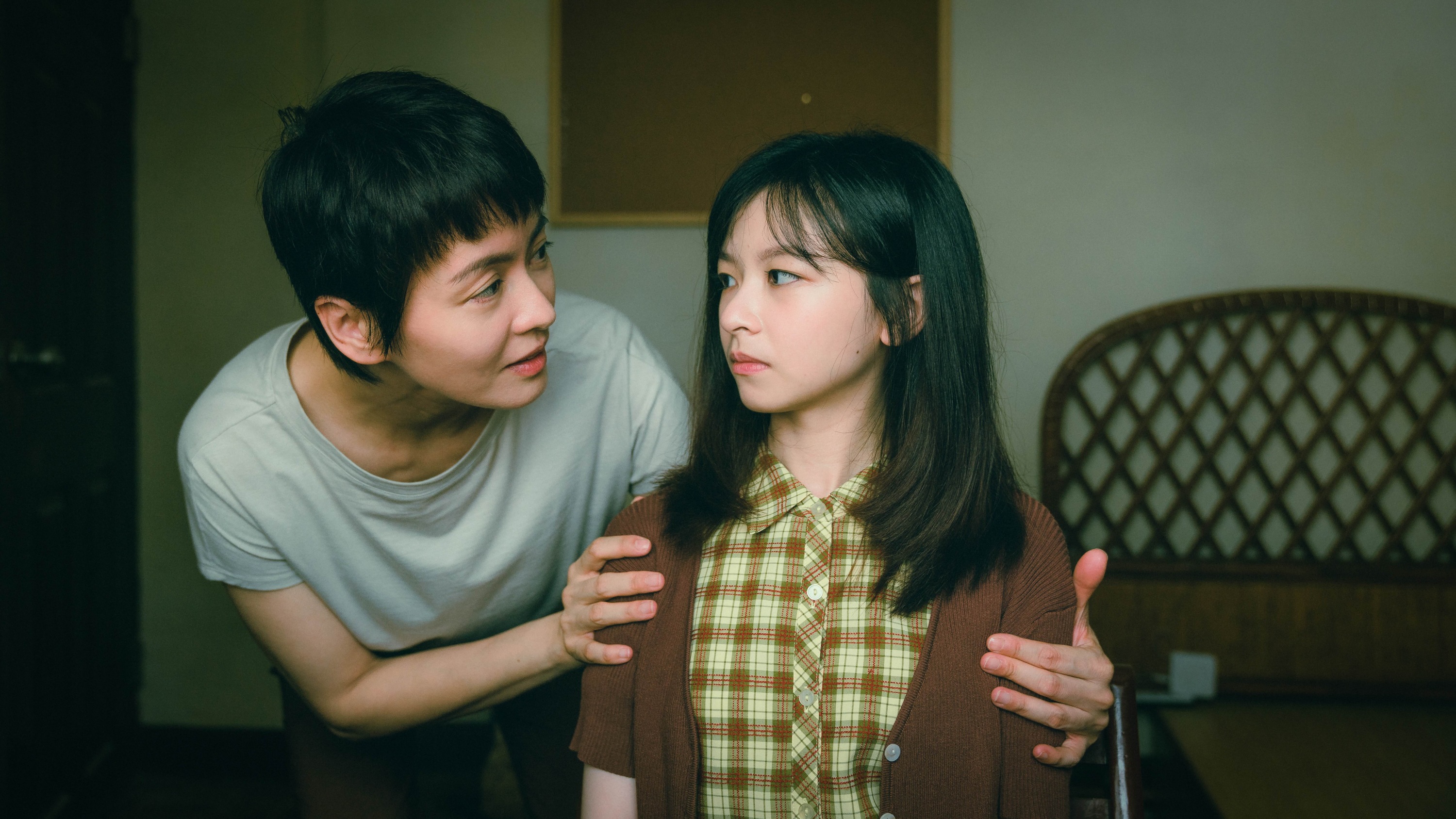 梁詠琪(左)與陳姸霏(右)飾演相愛相殺的母女。(圖/奇蹟映畫所提供)