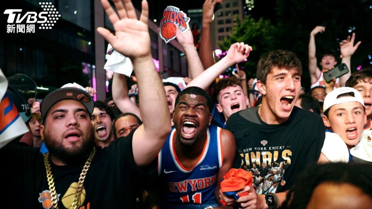 NBA/備戰尼克封王遊行!紐約部署萬名警力 偵爆犬、航空隊全出動