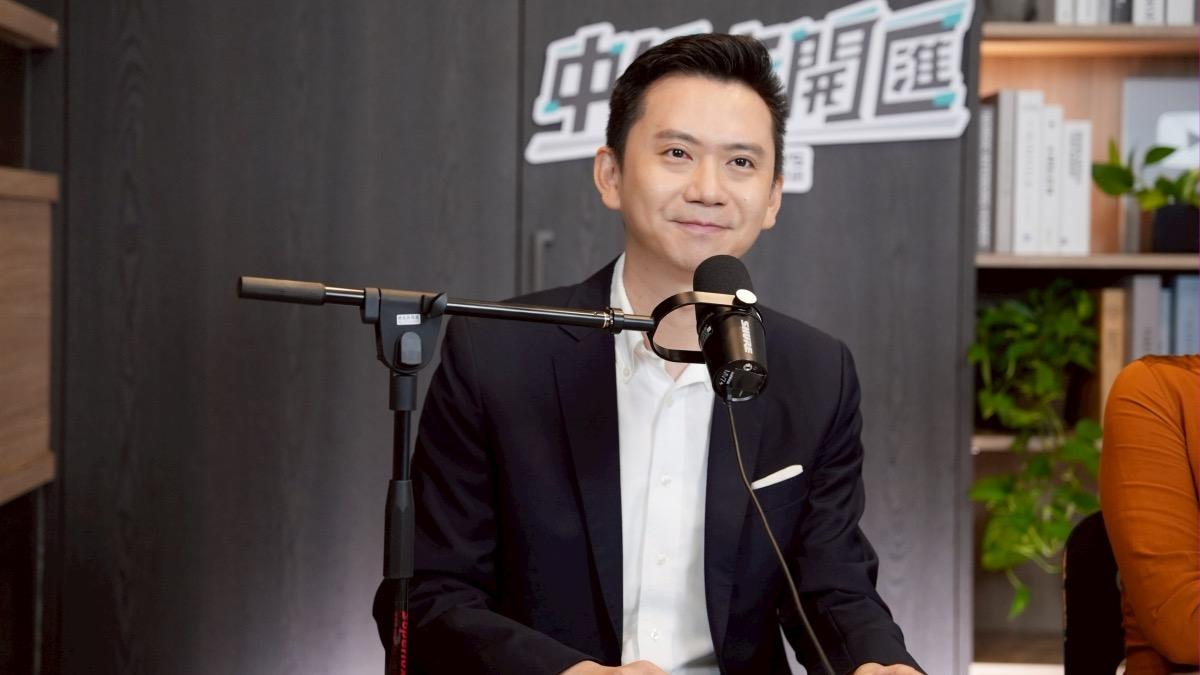 竹北市長鄭朝方18日接受黃光芹《CNEWS匯流新聞網》政論live直播節目《中午來開匯》專訪。（圖／中午來開匯提供）