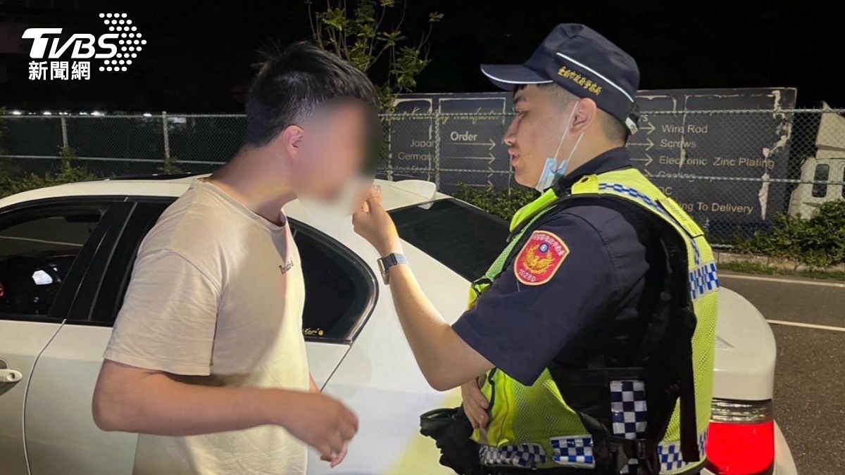 警方1晚全台查獲155件毒酒駕。(圖/TVBS)