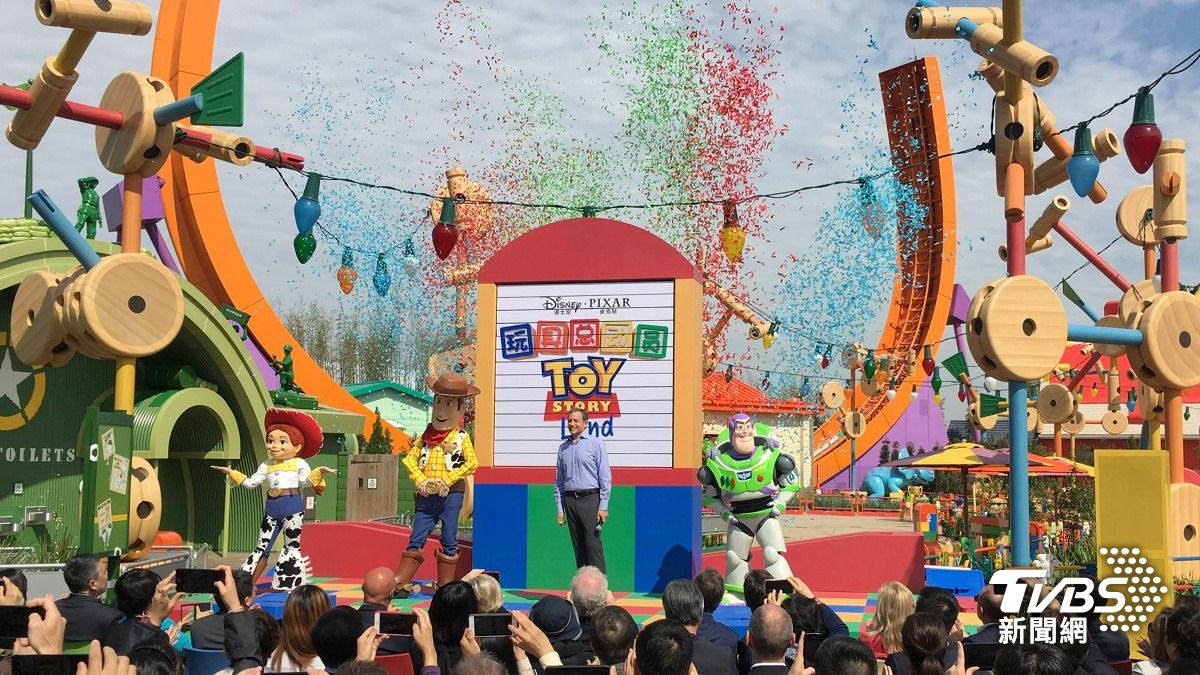 迪士尼推出「快速通關(Fastpass)」供消費者加價購買以節省排隊時間。(圖/達志影像美聯社)