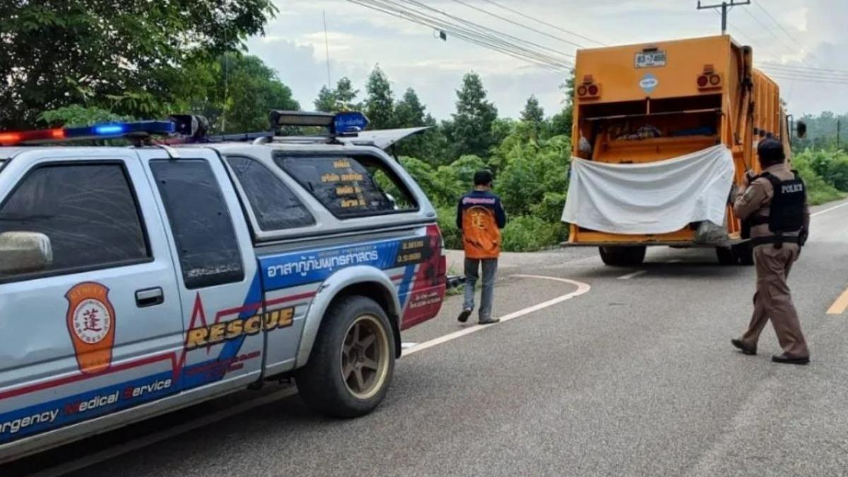 垃圾車的壓縮機運作時,竟掉出一具屍體。(圖/翻攝自Thaiger)