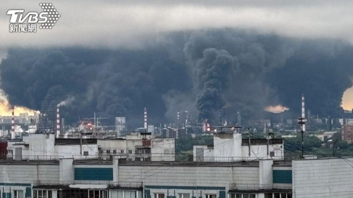 莫斯科煉油廠爆炸。 (圖/達志影像路透社)