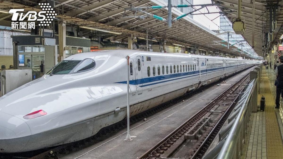 日本JR東海19日發生民眾闖軌遭撞事故,全線癱瘓約3小時。(示意圖/shutterstock達志影像)