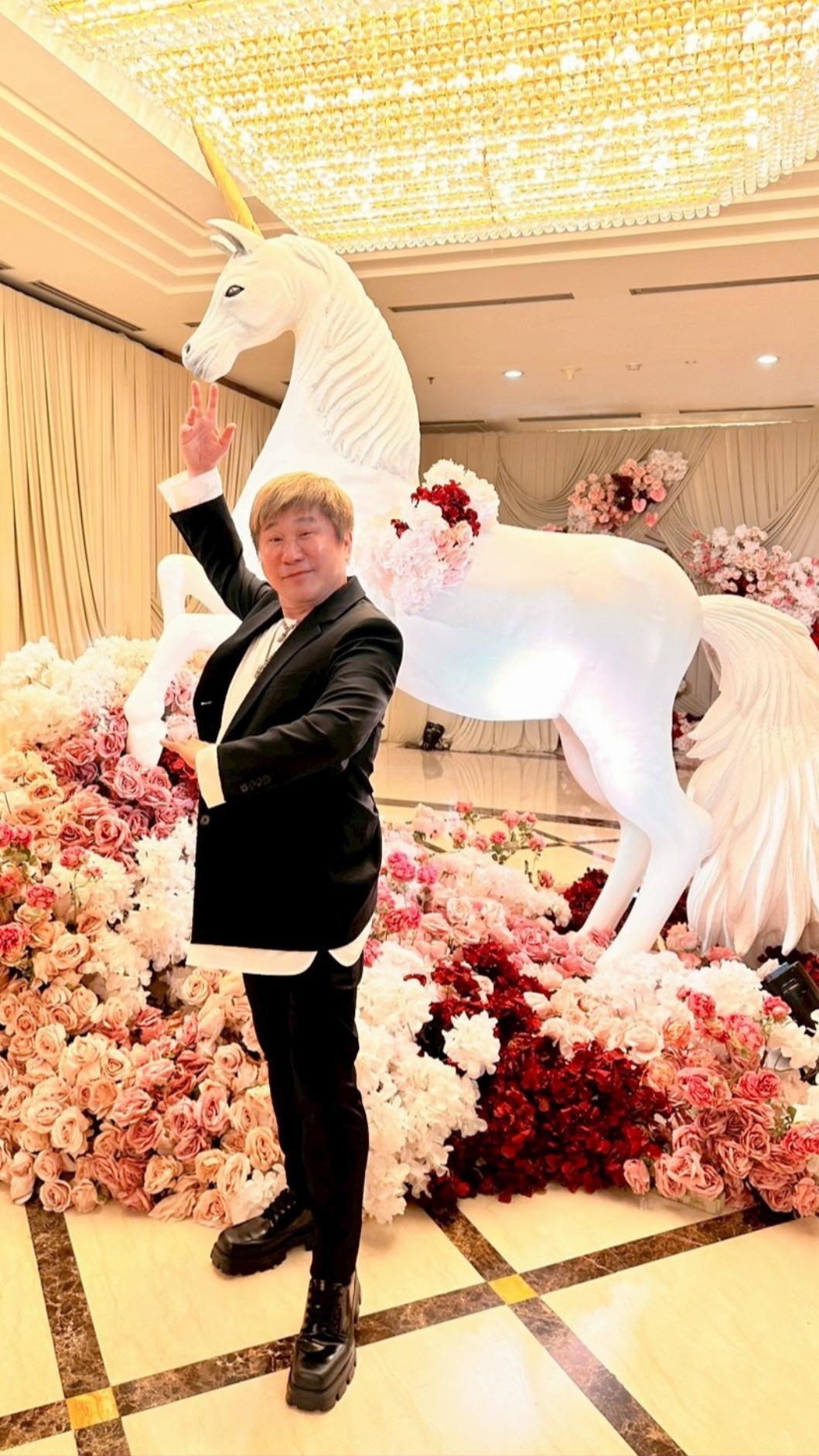 胡瓜赴印尼祝賀。(圖/下面一位提供)