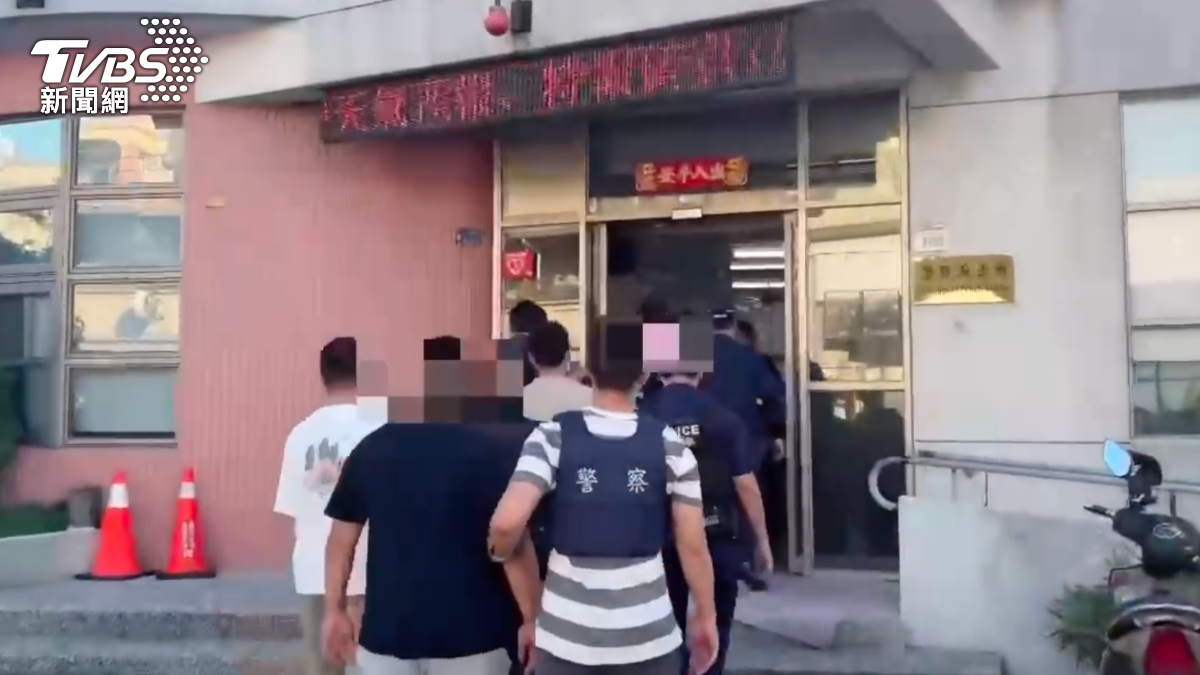 高雄街頭持刀圍砍！200萬債務喬不攏濺血　7惡煞全落網