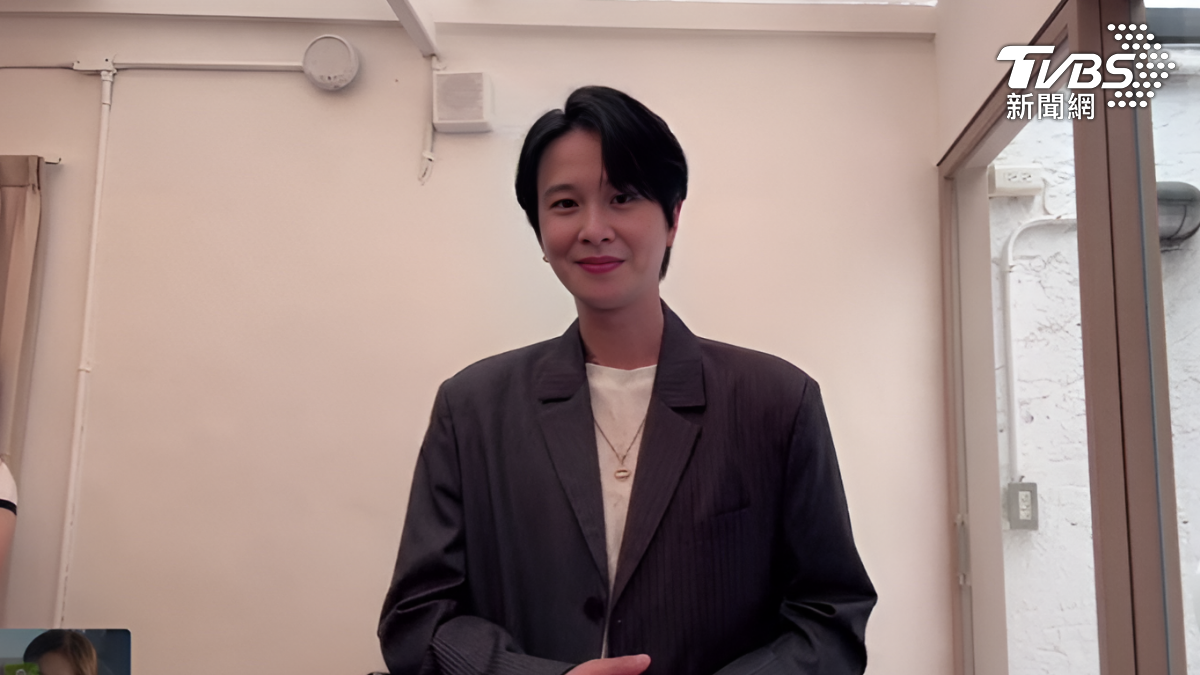旼佑接受TVBS新聞台專訪。（圖／TVBS）