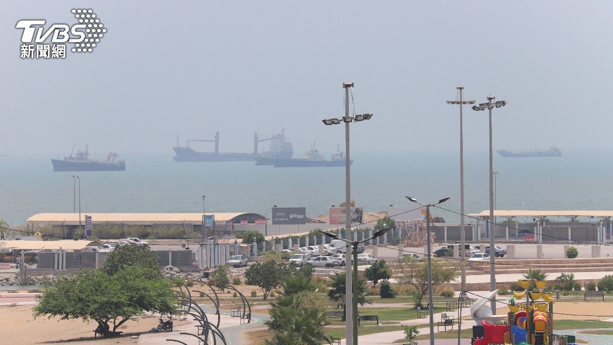 伊朗不滿意美以宣布封鎖荷姆茲海峽 美軍駁:55艘商船剛過