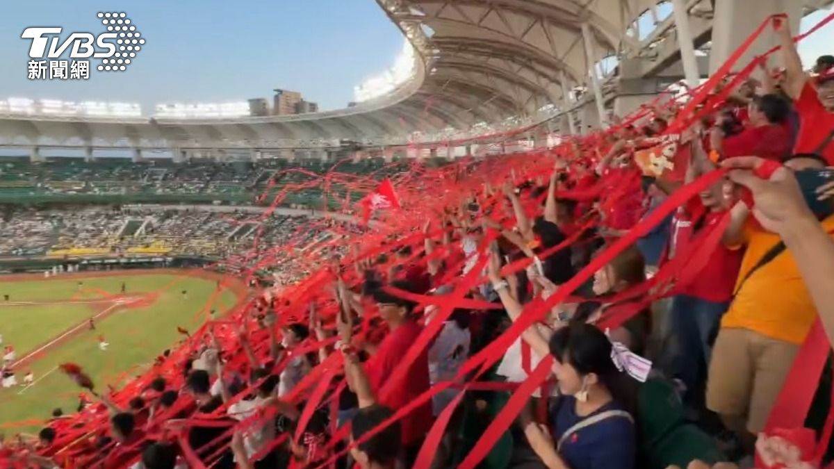 味全龍封王!「99項優惠」一次看 全家指定商品祭買一送一