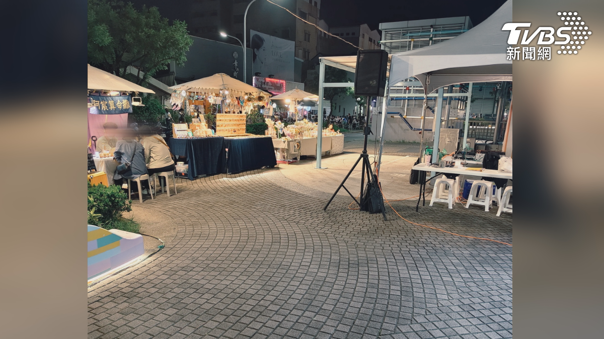 端午連假,台南海安路商圈舉辦「深夜市集」,李小姐報名後,卻發現只有7攤,整個晚上冷冷清清,根本沒什麼人逛(圖/TVBS)