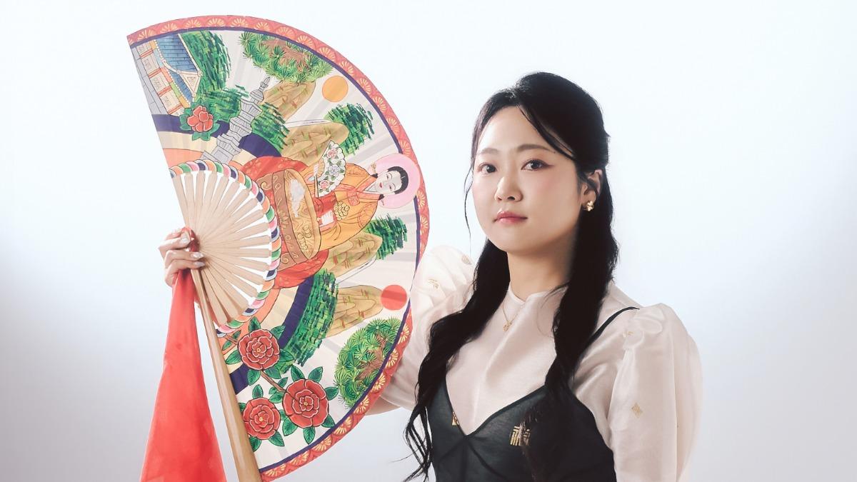韓國巫師權秀珍參加節目暴紅。（圖／快電商提供）
