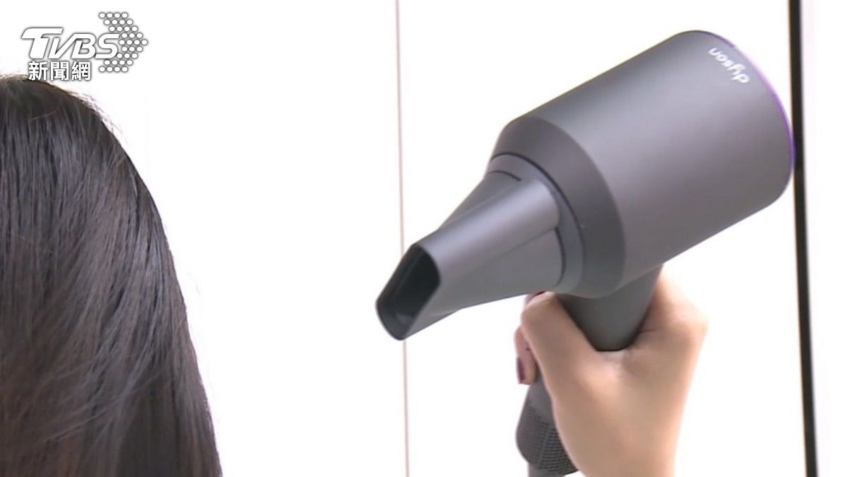 吹風機沒壞也要換！消防專家給「警戒年限」：起火風險大增