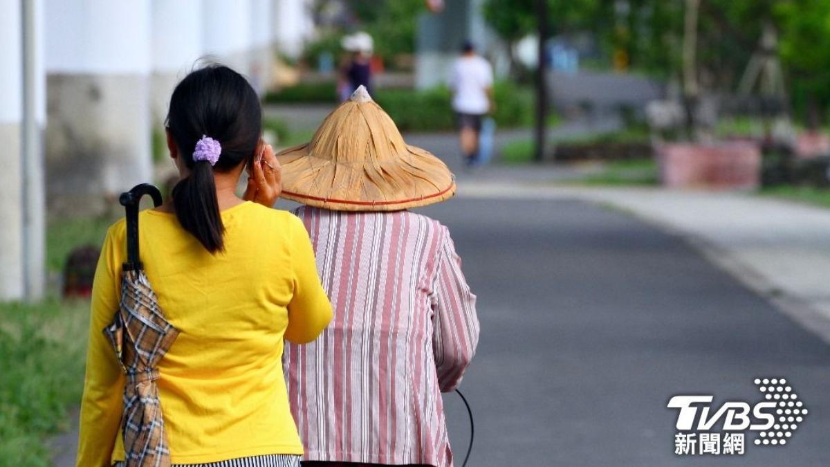 他3跡象驚覺「家裡外籍看護是大小姐」!網掀論戰:這點很指標