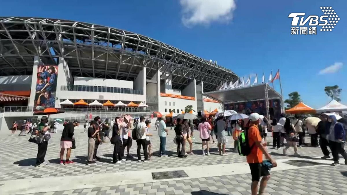 「台日雙獅好友主題日」吸引球迷到場。(圖/TVBS)
