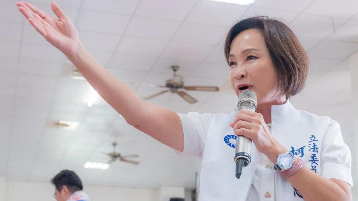 柯志恩《娛樂新聞》主播嫩照出土!竟是陶子前輩 網驚激似她