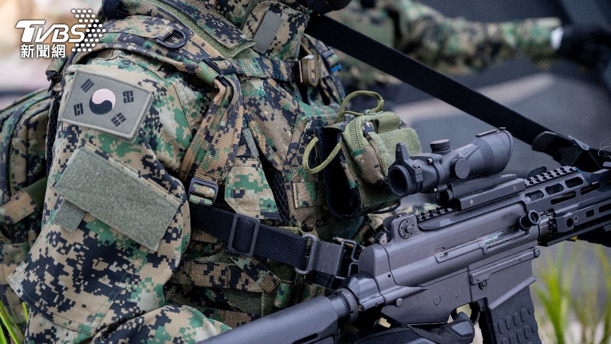韓軍隊爆霸凌!學長無聊「點火燒學弟」 噁捏下體喊:我也經歷過