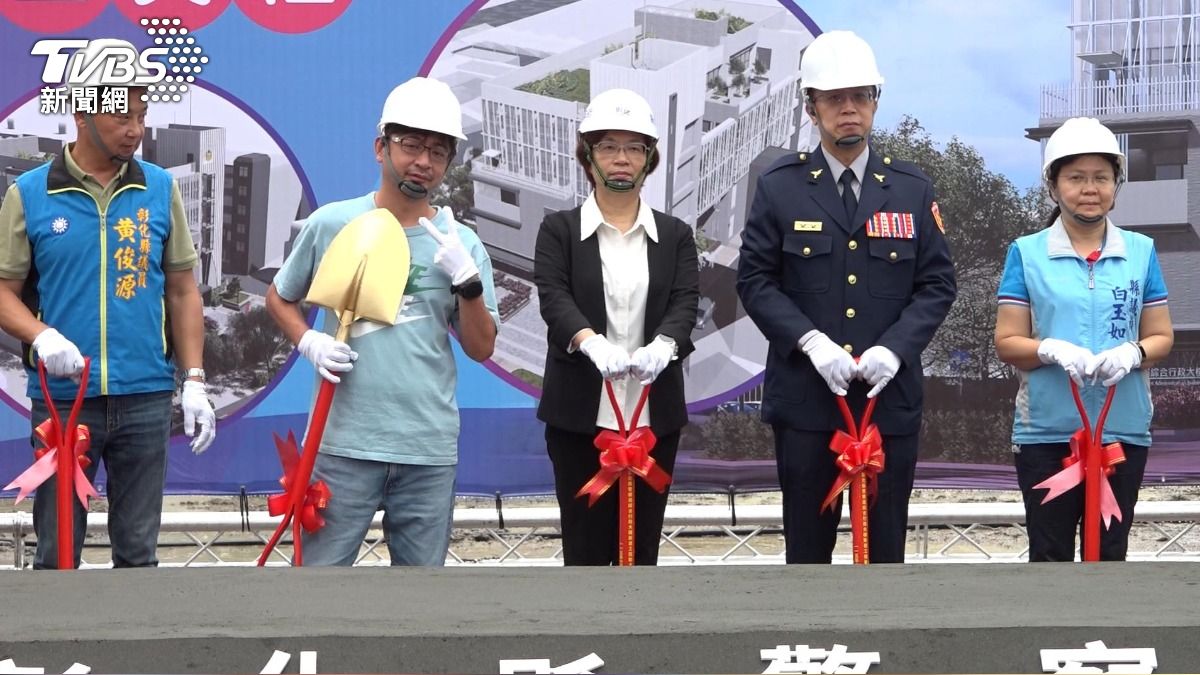 鏟子拿反還認錯人!議長酒氣出席動土, 事後致歉:檢討酒量。(圖/TVBS)