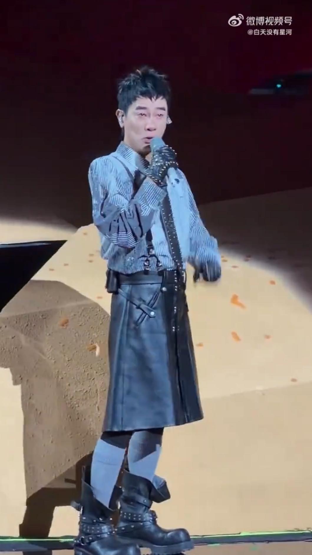 陳小春爆哭。(圖/翻攝自白天沒有星河微博)