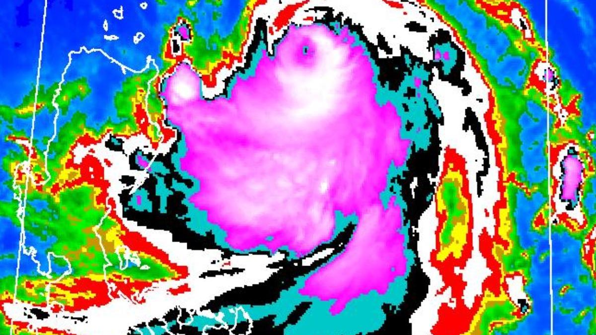 天氣／強颱米克拉「今大迴轉」！恐雙颱共舞　最新路徑曝