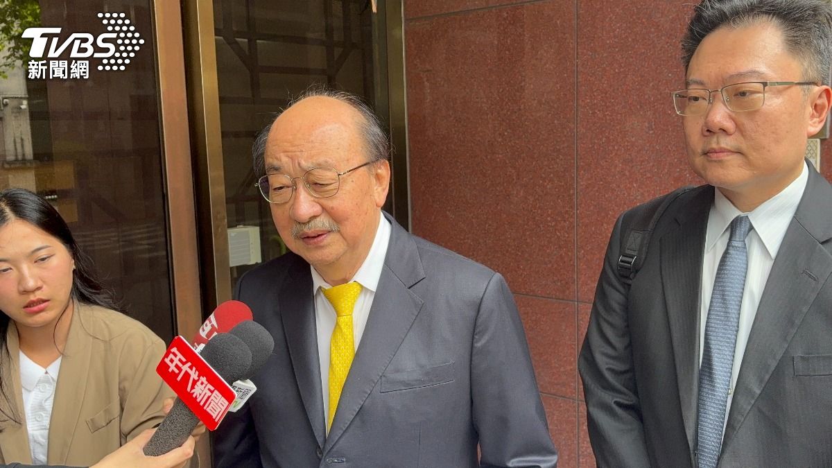 拐杖噴飛傷徐巧芯!柯建銘出庭「無罪答辯」稱:維護憲政體制
