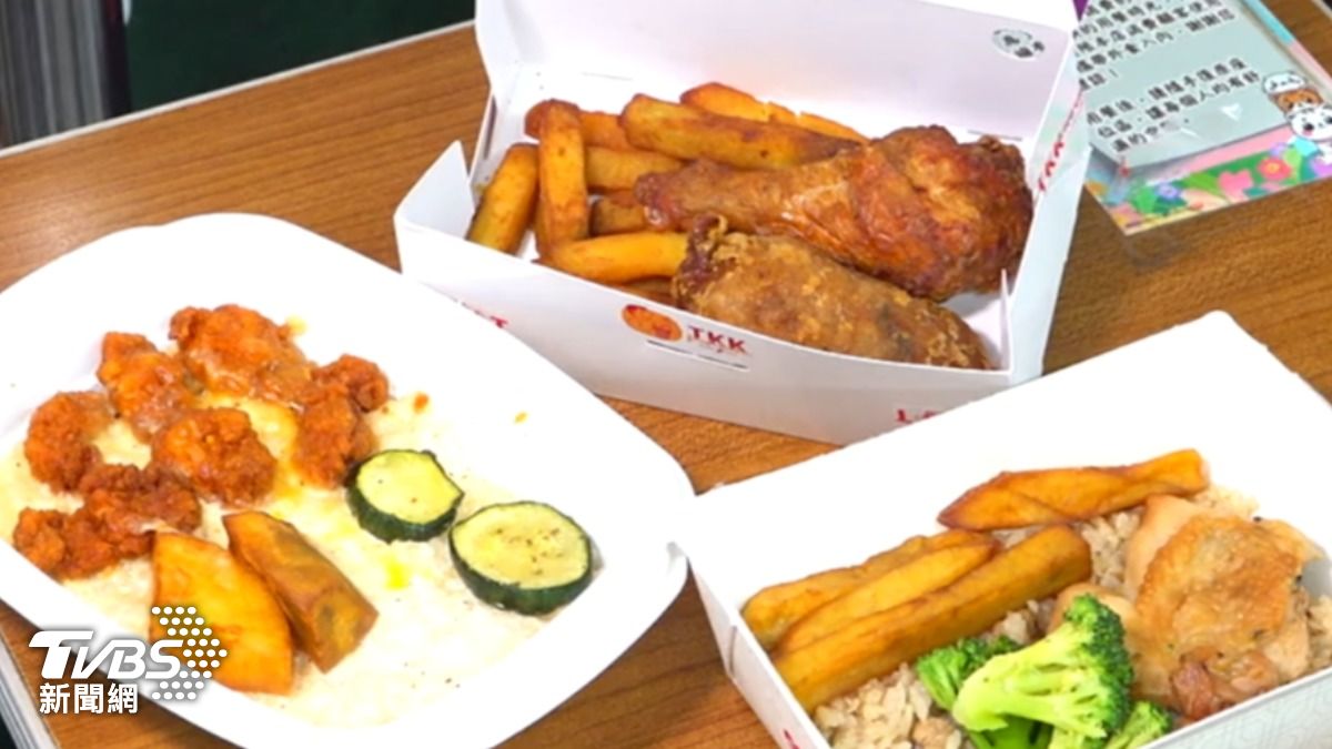 萊爾富攜手頂呱呱大玩創意,將傳統的速食變身成鮮食。(圖/TVBS)