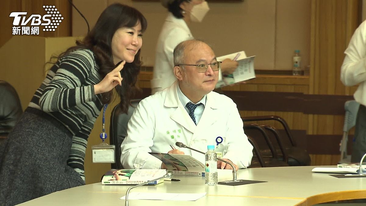吳明賢過去擔任台大醫院院長,23號傳出在家OHCA緊急送往醫院、裝葉克膜搶命。(圖/資料畫面)