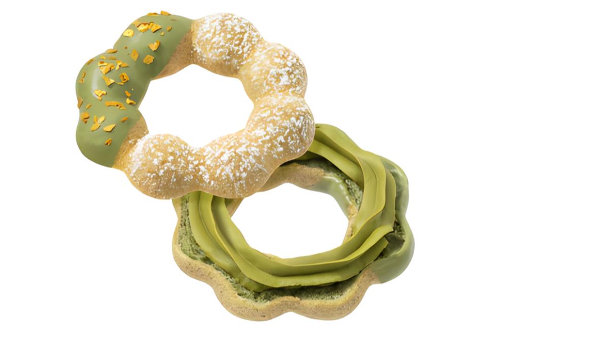 Mister Donut首度和手搖飲「一沐日」聯名，把人氣招牌「逮丸奶茶」變甜甜圈。（圖／Mister Donut）