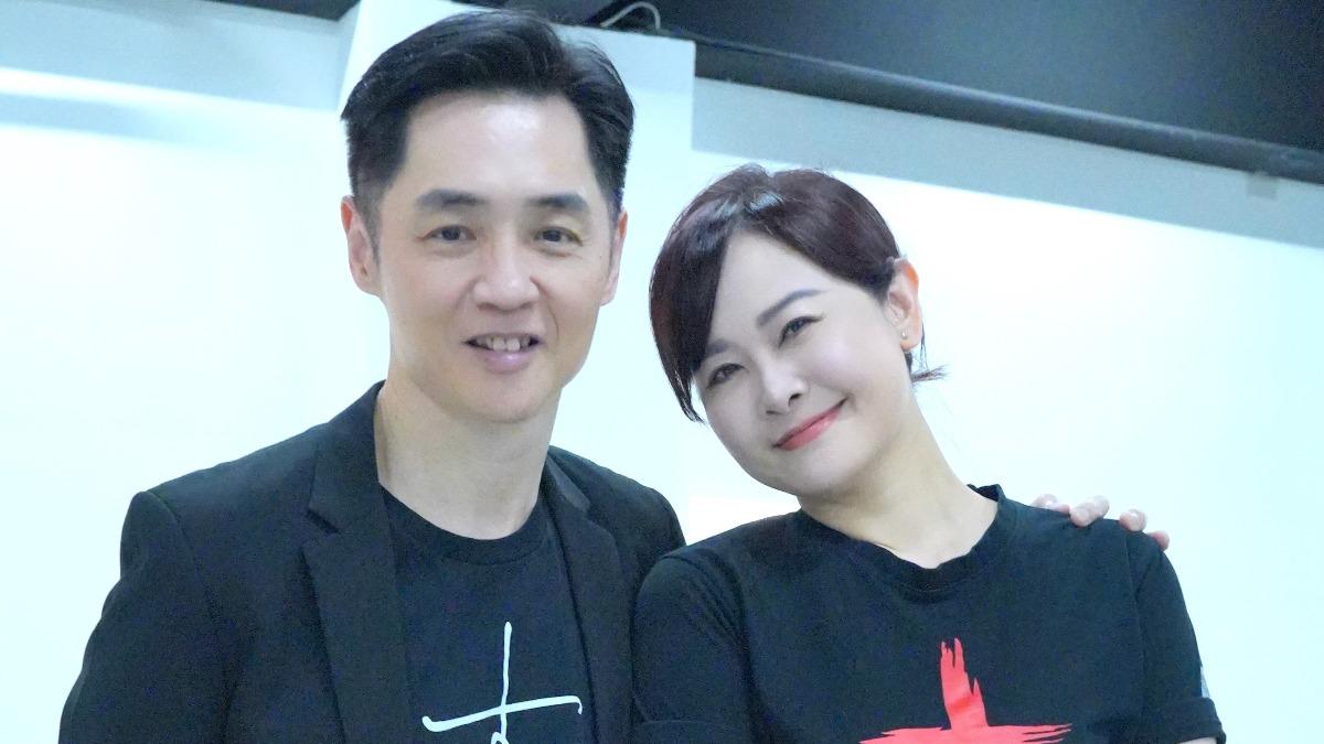 宋逸民牧師與陳維齡師母帶領藝起發光團隊做公益。（圖／藝起發光提供）