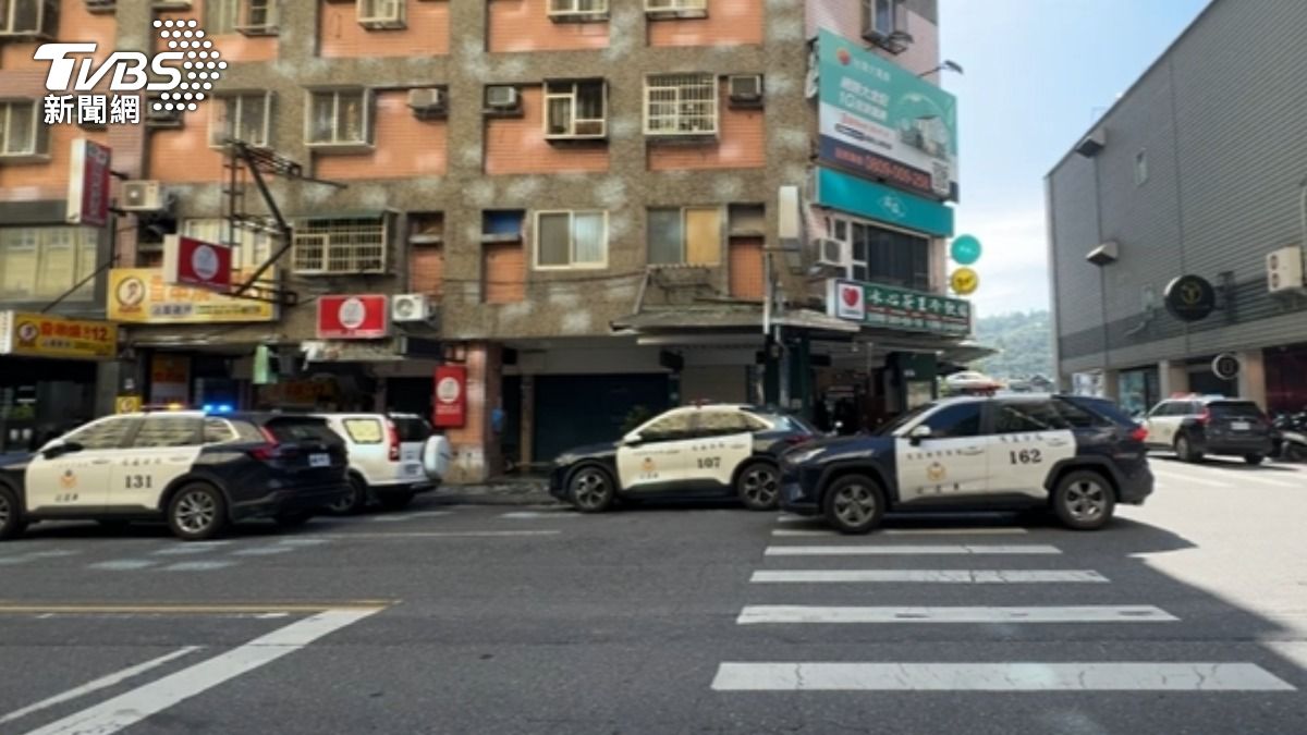 花蓮市國聯五路一間位於2樓的酒吧,昨天清晨發生一起暴力鬥毆事件。(圖/TVBS)