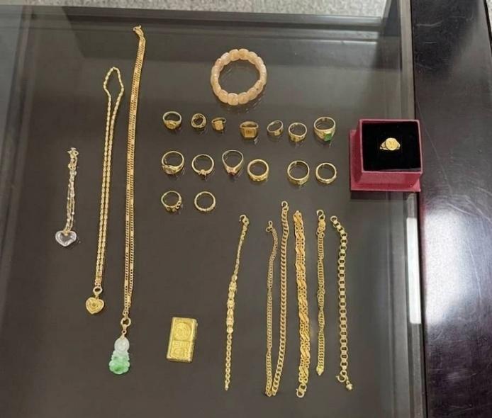 清潔隊尋回27件貴重物品。(圖/台中市政府環境保護局)