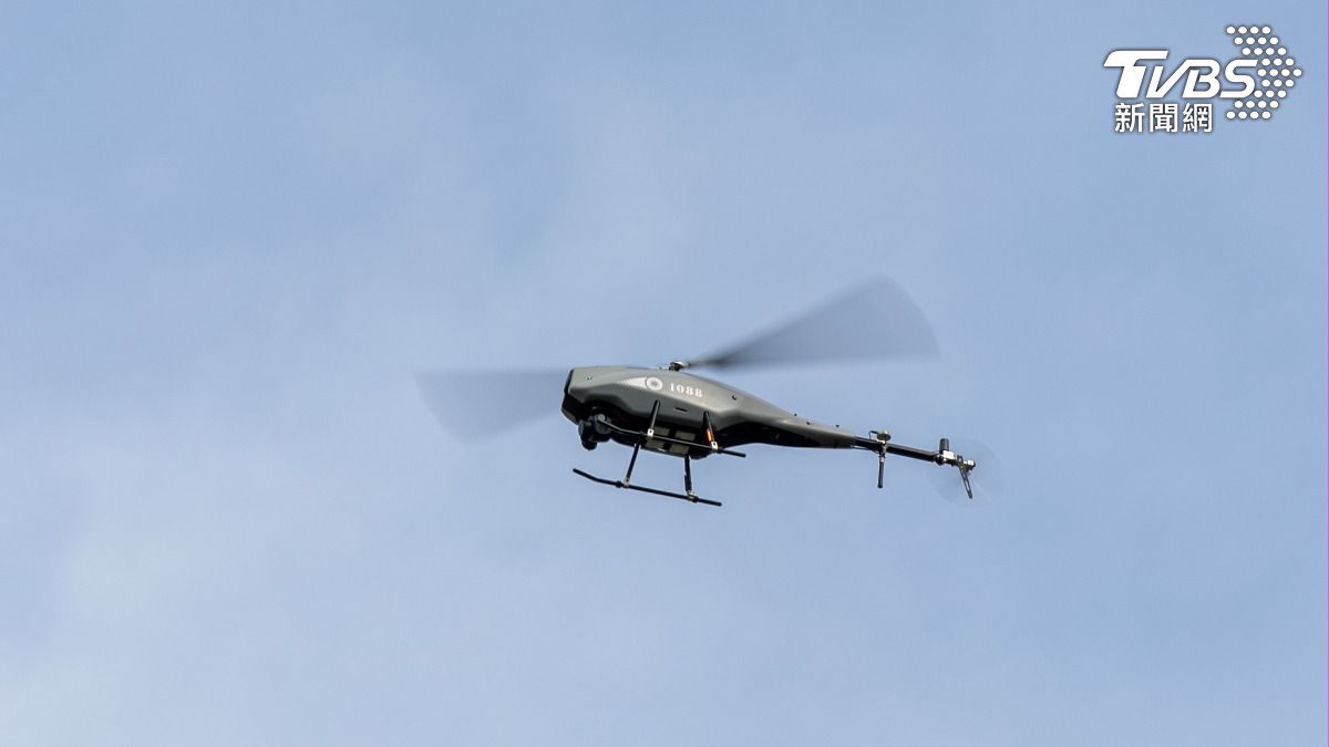 UAV組官兵運用「戰術型近程無人飛行載具」實施空中偵蒐。(圖/陸軍六軍團提供)