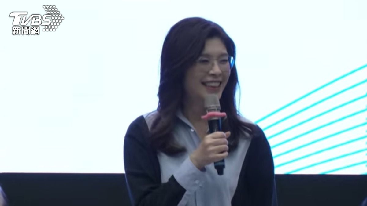 嗆梁文傑！ 　鄭麗文：連水果都當中共同路人。