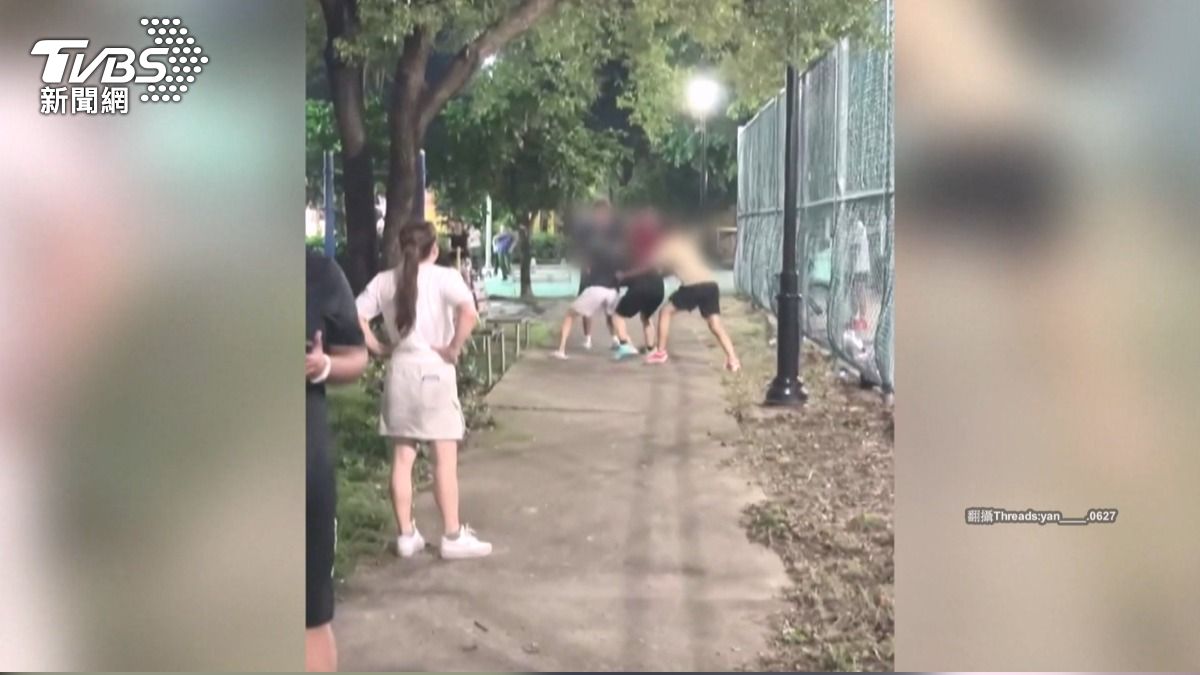 「球技差」引爆火藥！男籃球場揮拳歐少年　反遭勸架夫妻打。(圖／民眾提供)