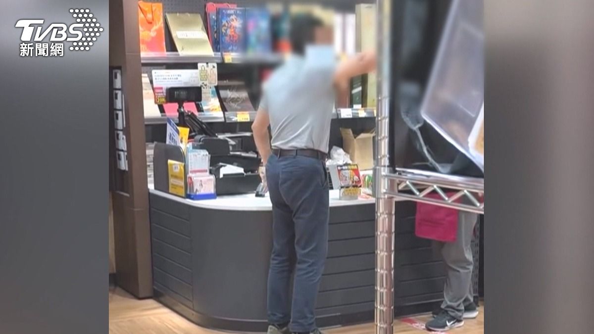 排隊輪到他店員卻在講電話!男子氣炸爆口角 警方介入收場。(圖/民眾提供)