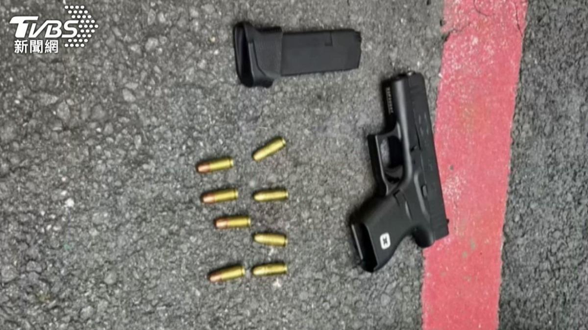 犯嫌李鴻淵闖生技公司槍殺4人,警方查扣槍彈。(圖/TVBS資料畫面)